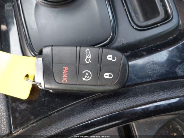 Chrysler 300 S Image 15