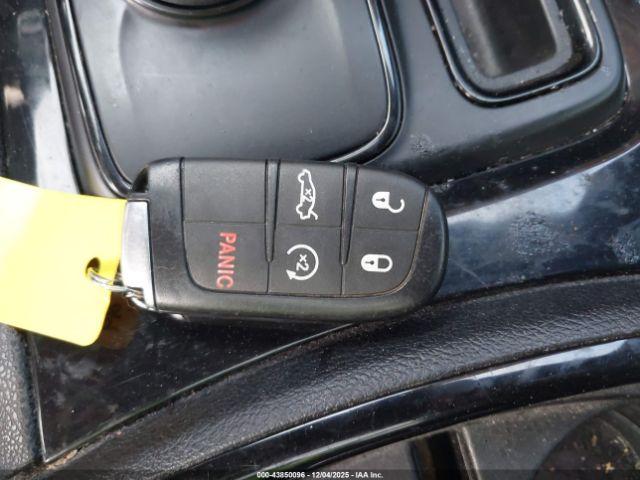 Chrysler 300 S Image 15